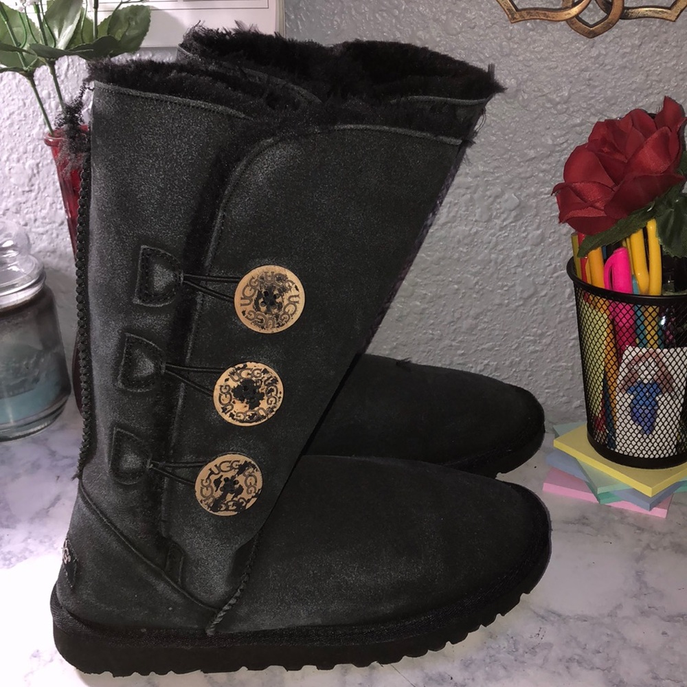 Black Uggs